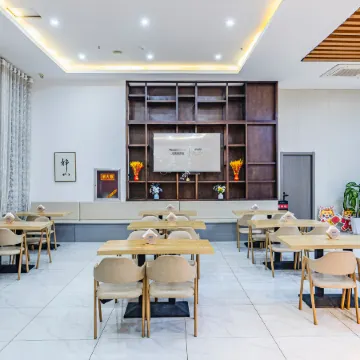 Rushan Shengli Street Municipal Government Manting Light Hotel