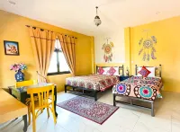 La Reina Maroc Hotel โรงแรม ลาเรน่า มารอค - ปากช่อง เขาใหญ่ - พร้อมระเบียง