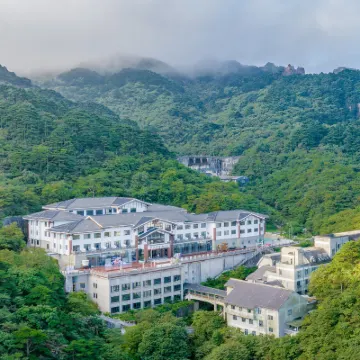 Xihai Hotel Hotels near The Guest-Greeting Pine
