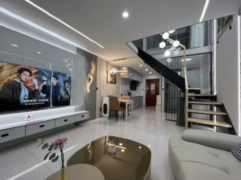 Christmas LOFT Homestay