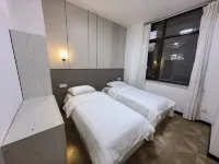 Huatingju Express Apartment (Liaoyang Baita Railway Station) Hotels near Baita Park