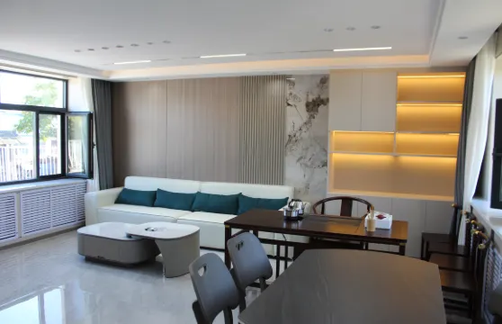 江畔船歌酒店民宿