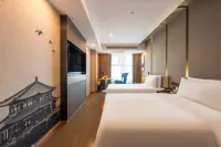 Qingdao North Railway  Atour Hotel Hotels near Shuanghui Longdahua Market