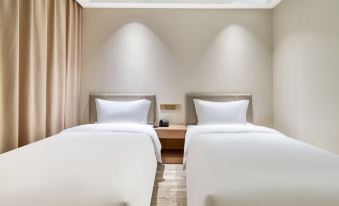 Yaning Hotel (Xihu Hubin Ding'an Road Subway Station)