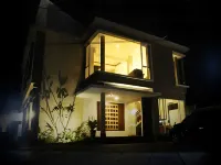 Griya Manahan Hotels in Banjarsari