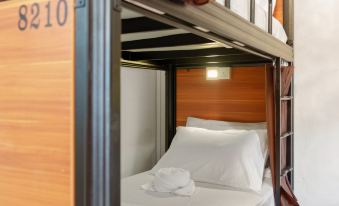 7 Wonders Hostel at Upper Dickson