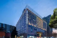 藝龍海雅飯店（西京醫院通化門地鐵站店） 中共西安市灞橋區委黨校附近的飯店