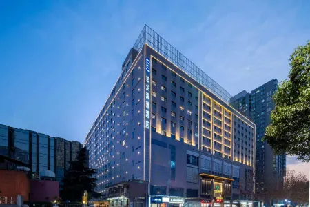 Elong Yam Hotel (Xijing Hospital Tonghuamen Subway Station) Отели рядом с достопримечательностью «Jingyugou Scenic Resort, Xi'an»