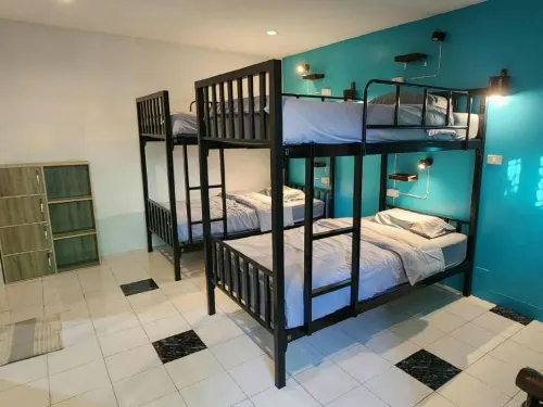 Blue Moon House - Capsule Hotels