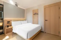 千鴻酒店（昆明站店） 鄰近翠火植物科學藝術珠寶展示廳（雲紡東南亞商城店）的酒店