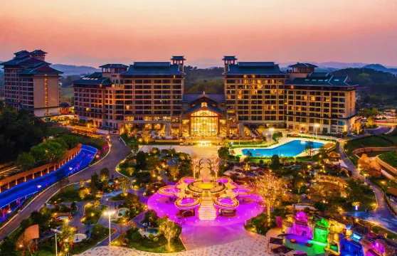 新興翔順金水台溫泉小鎮