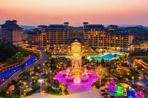 Freely Hover Golden Shuitai Hot Spring Town