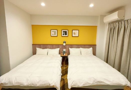 Hotel replace namba osaka의 현대적인 로비 또는 외관