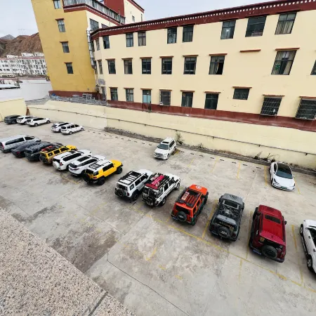Minshan Impression Kangba Hotel