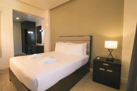 Aura Condotel Отели в г. Роксас Сити