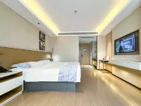 ETAnt·Luxury Esports Hotel (Guilin Wujiang Dao Yangcheng Auto Terminal Store)