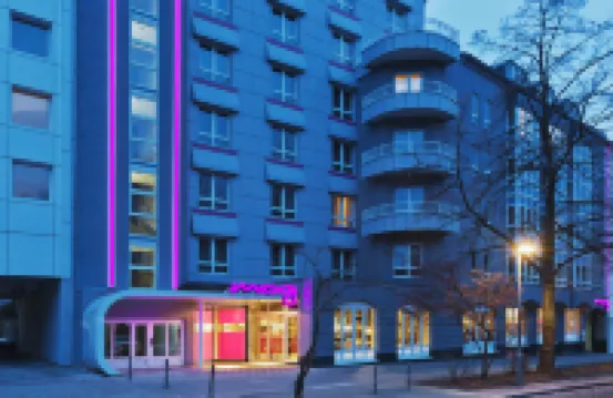 Moxy Berlin Humboldthain Park Hotel a Berlino