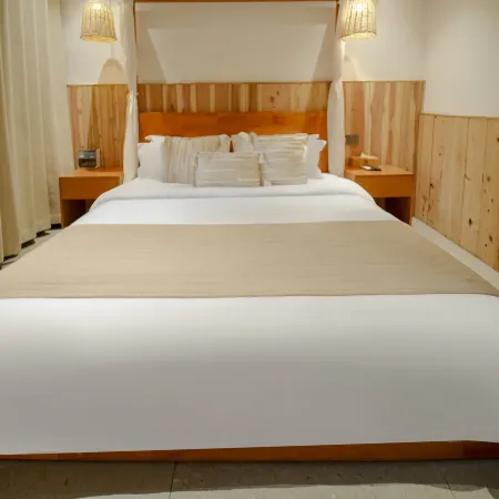 Moshu Homestay (Meishan East Station & Sansu Temple Branch)