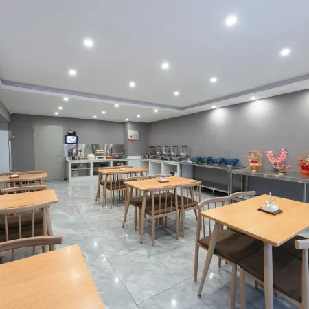 Zhaosu Chenyue Sunshine Hotel
