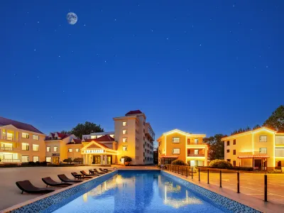 The Beidaihe Tiger Rock Resort Hotels in Pingshuiqiao Park