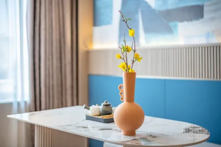 WuYue Yuexin Hotel (Shangrao Pedestrian Street Jinlonggang Road) Отели рядом с достопримечательностью «Shangrao Botanical Garden»