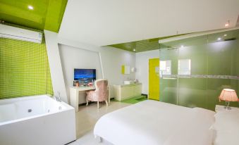 Wan'ai Theme Hotel (Wuhou Temple Shuadu Pedestrian Street)