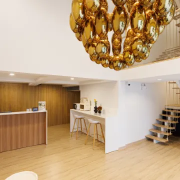 Takka Hotel - Bearing Hotels near BTS-Bangna