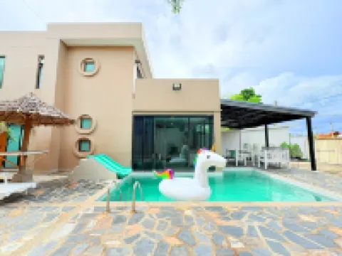 Mountain Private Pool Villa-Bangsaen
