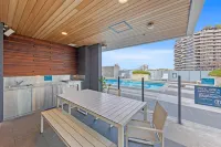 Trafalgar Lane Apartments by CLLIX