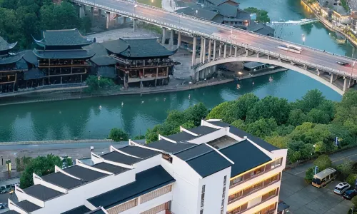 YANYU ·YUNXI｜Riverside Jiang Scene Aesthetic Resort Hotel (Xiangxi Fenghuang Tuojiang Store)