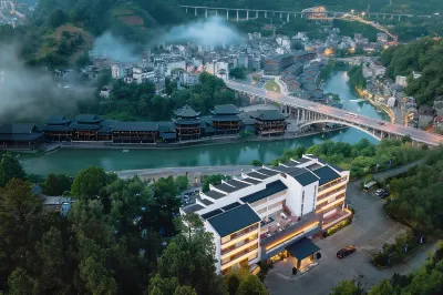 YANYU ·YUNXI｜Riverside Jiang Scene Aesthetic Resort Hotel (Xiangxi Fenghuang Tuojiang Store) Hotel a 
