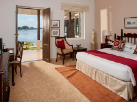 EKHO Lake House Hotels in Polonnaruwa