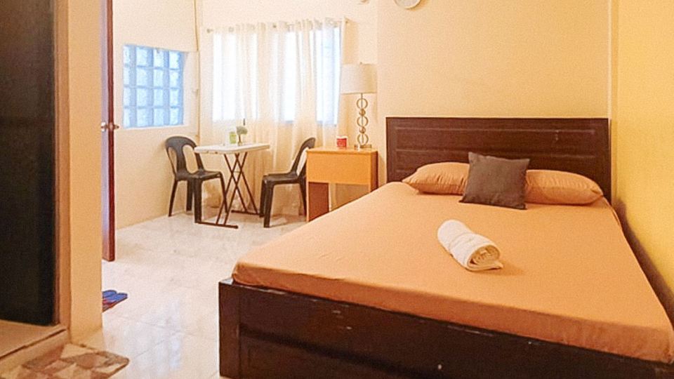 Jethro Hotel and Resto