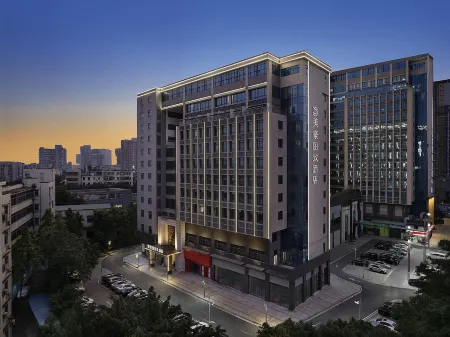 MEHOOD LESTIE Hotel (Guangzhou Huangpu Gongyuan) Отели рядом с достопримечательностью «Longtoushan Forest Park»