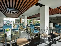Holatel Hotel Phitsanulok チャン パレス周辺のホテル