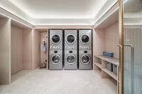 Hanting Hotel (Yulin Dingbian Mingzhu West Road Branch) - parking