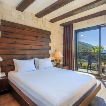 Manaspark Deluxe Hotel