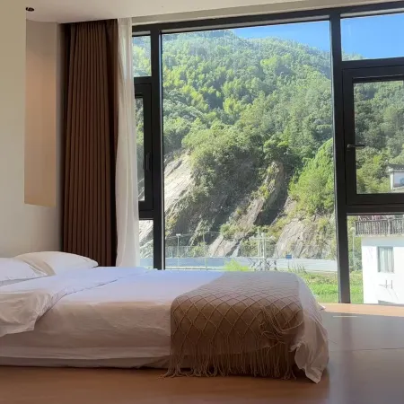 Linjian Ruya Guesthouse (Huangshan Hongcun Scenic Area Branch)