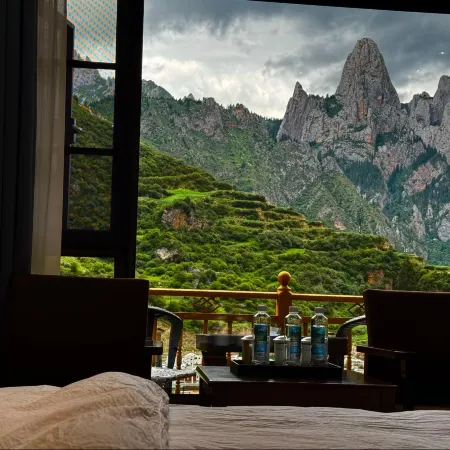 Yunpan Elegant Homestay (Zagana Scenic Area Branch)