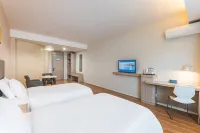 HanTing Hotel (Shuangyashan Railway Station Hotel) Hotell i Jianshan District