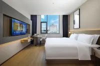 Lifeng Hotel (Liuzhou Diwang Xintiandi five-star commercial pedestrian street - 3-Star