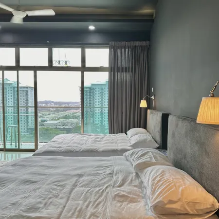 LakeView Suite @ Palazio Austin | Studio