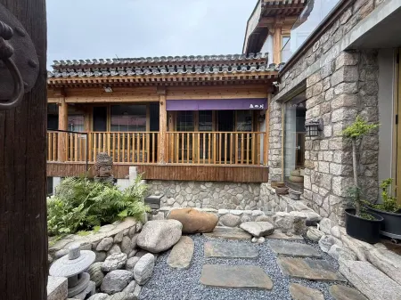 Chuan‘s Private hotspring Homestay Отели рядом с достопримечательностью «Changping Yanshou Temple»