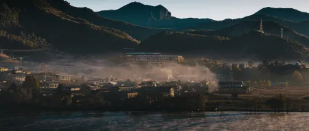 The ArcadiaPlace, Lugu Lake Отели рядом с достопримечательностью «Five branches»