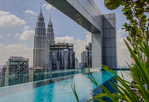 Royce Residence 수영장