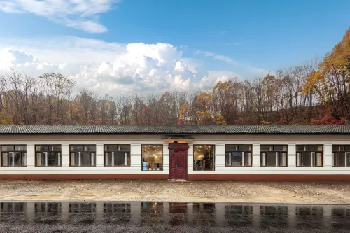 Floral Hotel · Qixi Hotel (Xuegu Scenic Area Branch)