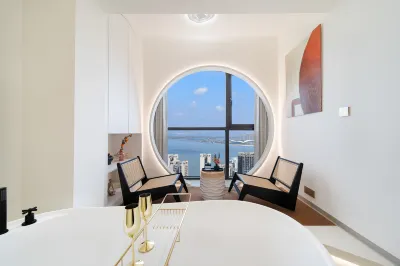 Bojue Designer Apartment (Zhanjiang Jinshawan Beach Haibin Avenue North) 잔장 군사문화 박람원 주변 호텔