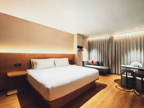 Jinjin Business Hotel
