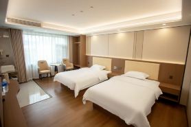 Lian Hotel (Zhaotong Jinhai Building Materials and Home Furnishing City Hejing Plaza Branch)