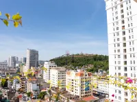City Bay Palace Hotel Hotels near Hon Gai Church